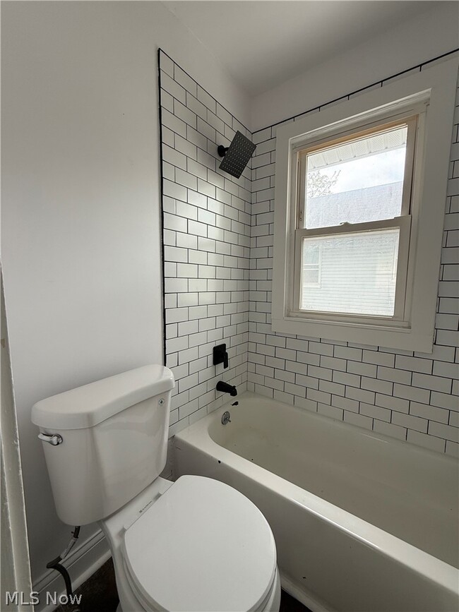 Photo - 778 Ravenswood St
