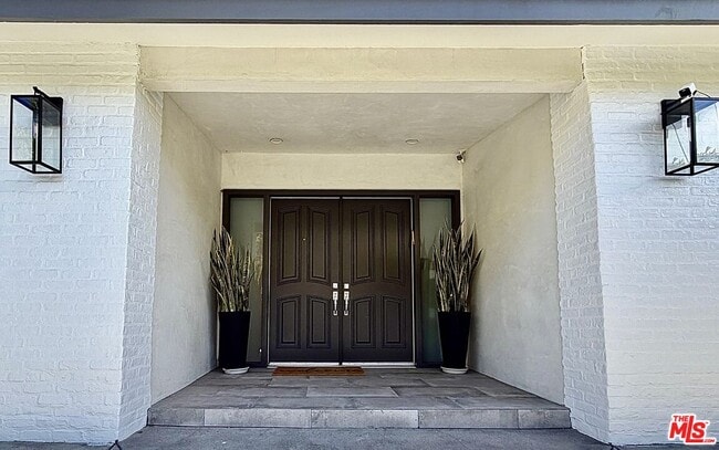 Photo - 2120 San Ysidro Dr