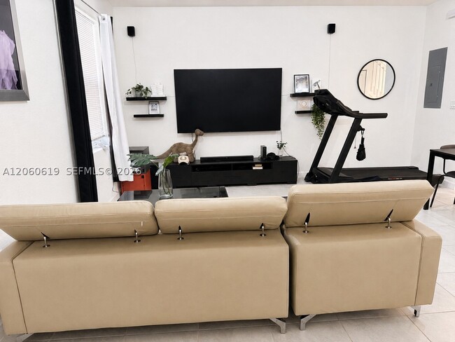 Photo - 126 SE 11th St