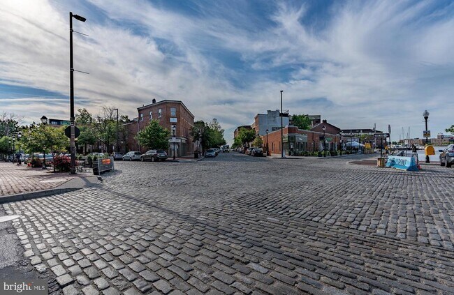 Photo - 838 S Bond St