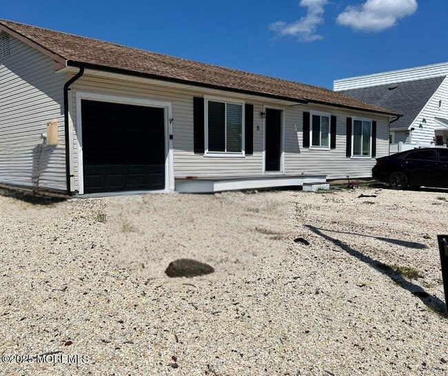 Building Photo - 8 Diane Rd Rental
