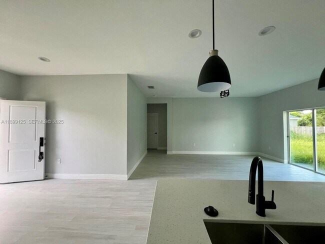 Photo - 21068 Exmore Ave