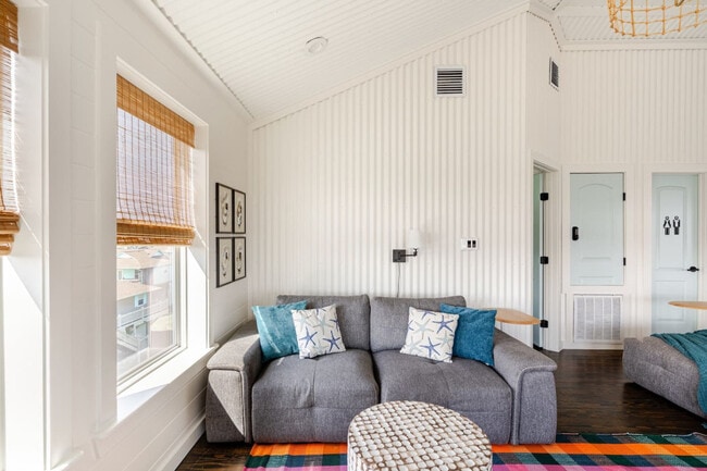 Photo - 907 S Cove Dr Unit ID1223255P