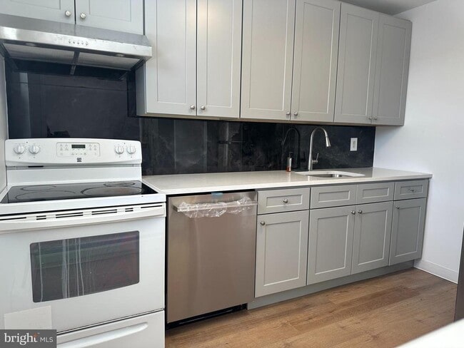 Photo - 816 Garnet Dr