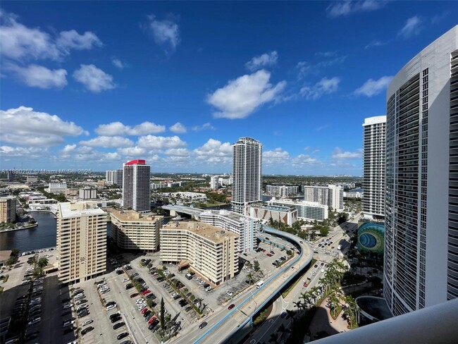 Photo - 1850 S Ocean Dr Unidad 1106