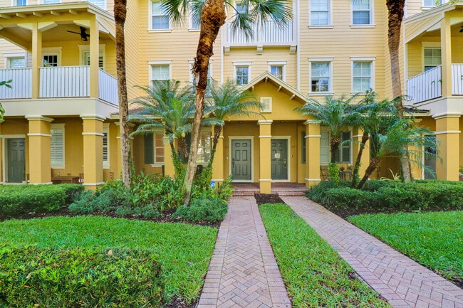 Photo - 123 E Thatch Palm Cir