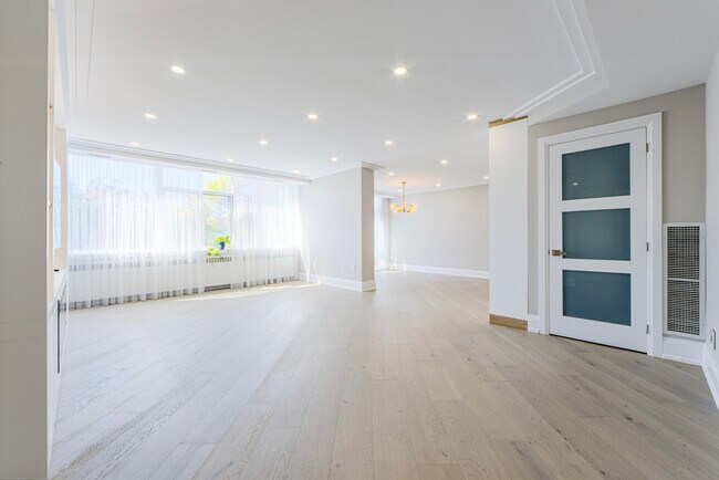 Photo - 500-500 Avenue Rd