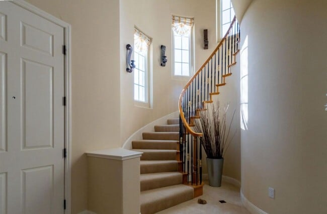 Photo - 1705 Laguna Creek Ln