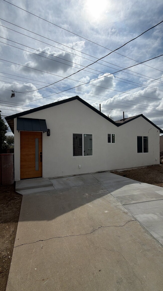 Building Photo - 4104 N Morada Ave