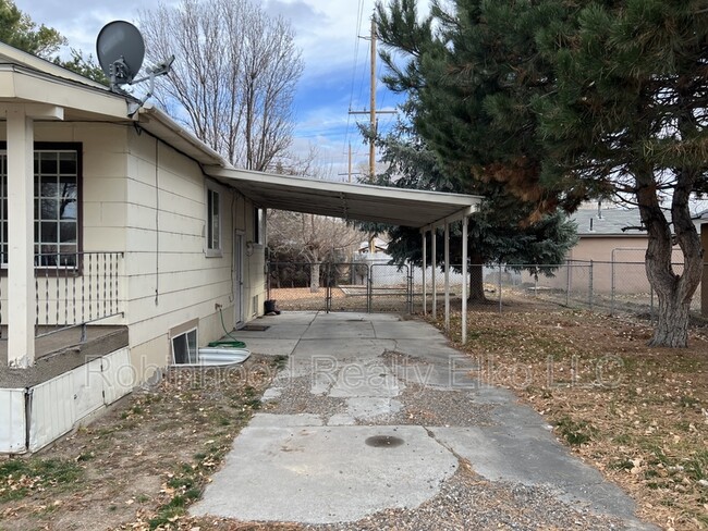 Photo - 786 Wilson Ave