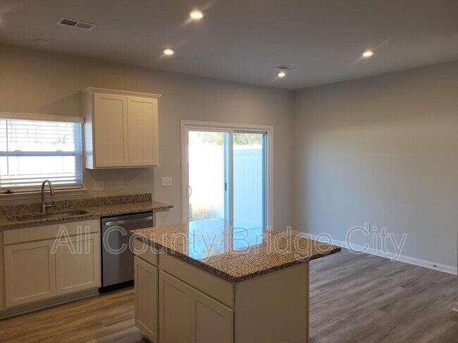 Photo - 147 Randwick Ln