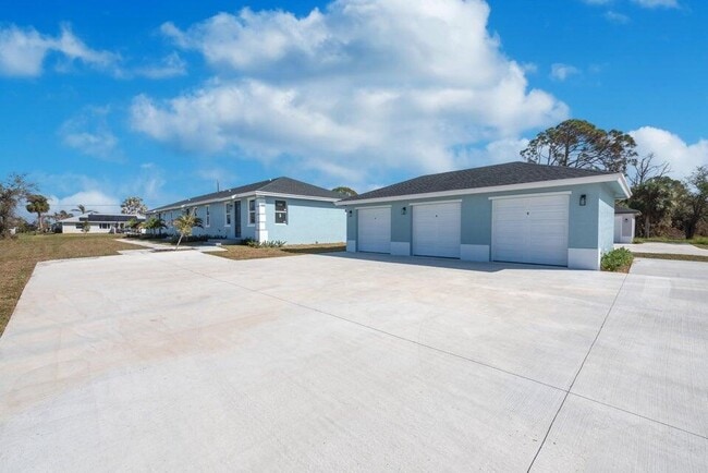 Photo - 248 Rotonda Blvd W