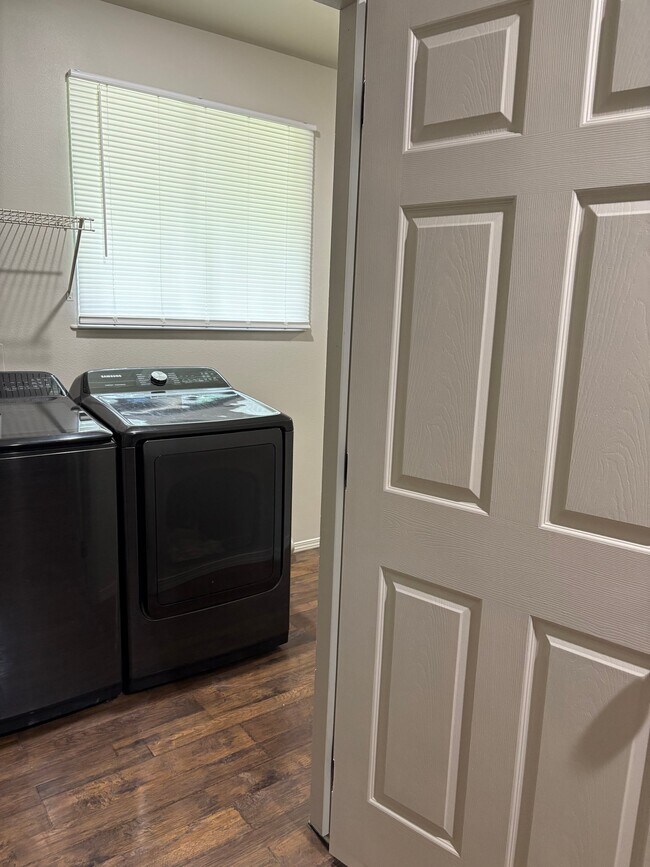 Photo - 1385 Graham Dr