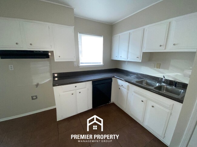 Photo - 4155 Windermere Rd