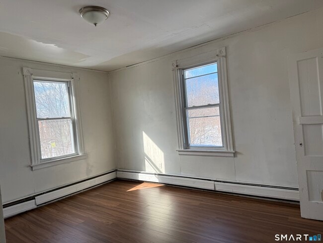 Photo - 198 Oak St Unit 3