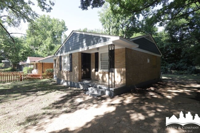 3581 Kensett Dr