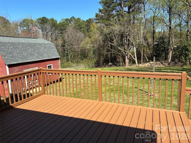 Photo - 194 Lawing St