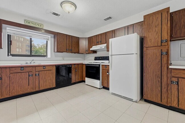 1002 Paradise Rd Unit 1 C