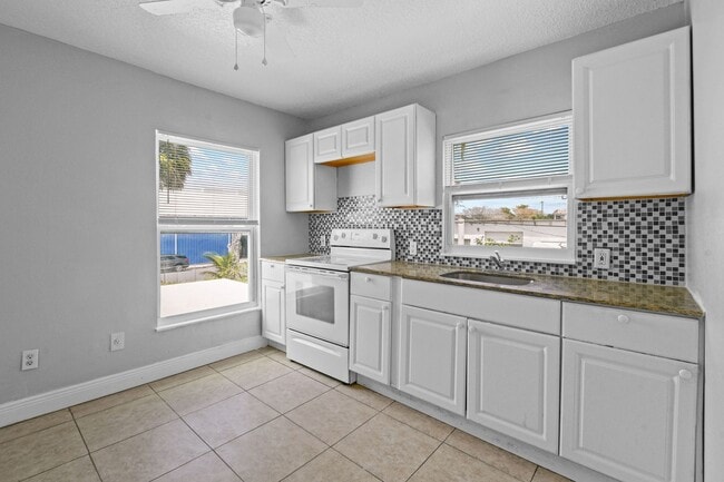 Building Photo - 3721 Henry Ave Unit A (Upper)