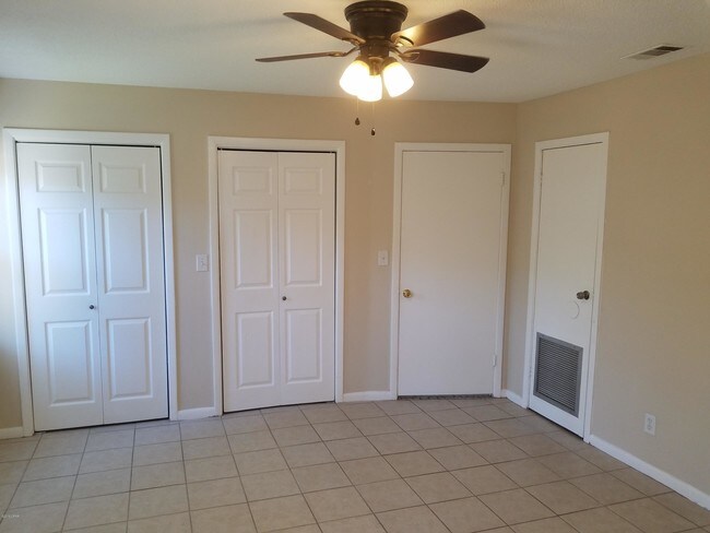 7220 Poinciana Dr