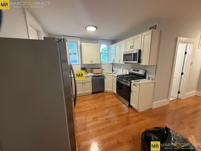 Photo - 110 Marginal St