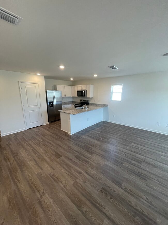 Photo - 154 Lochwolde Dr