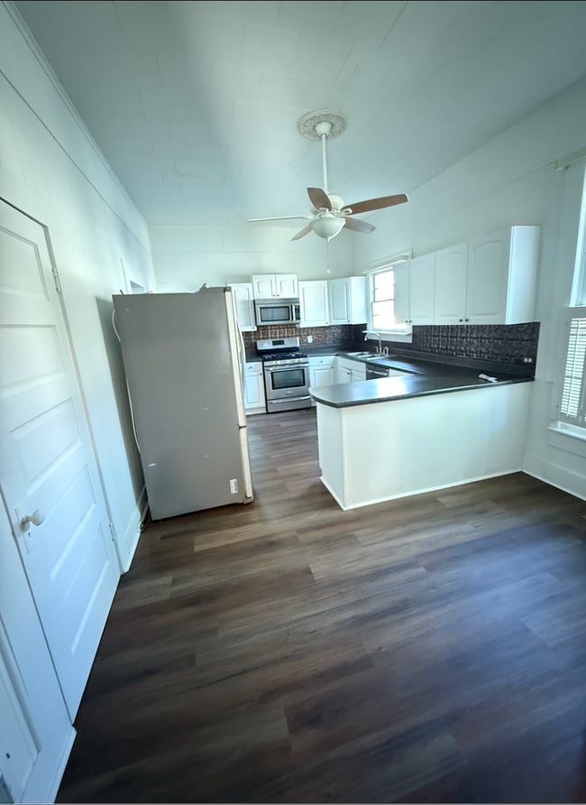 Photo - 251 Commerce St