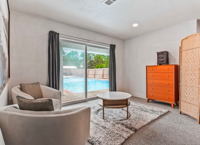 Photo - 27 Hickory Ave