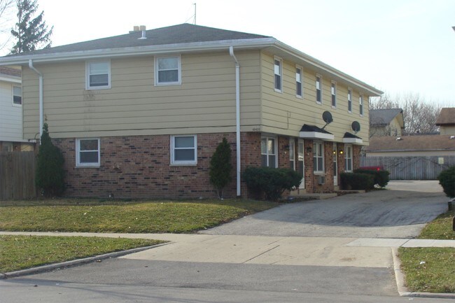 Building Photo - 10439 W Donna Dr Unit 3
