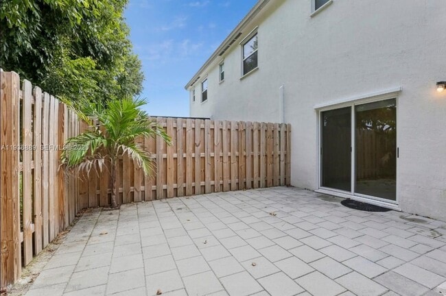 Photo - 2645 SE 17th St