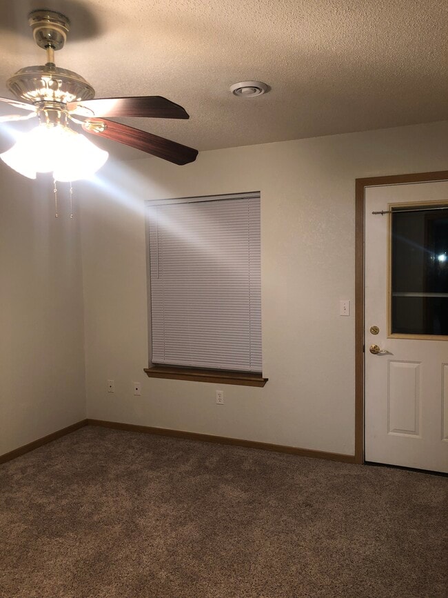 Photo - 356 S Hill St