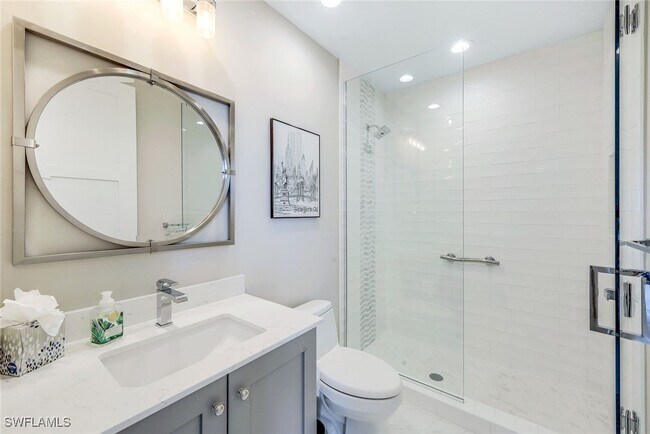 Building Photo - 1135 3rd Ave S Unit 319