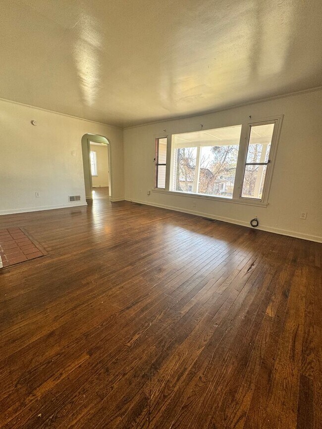 Photo - AVAILABLE FEBRUARY 2026 TILL JULY 2026