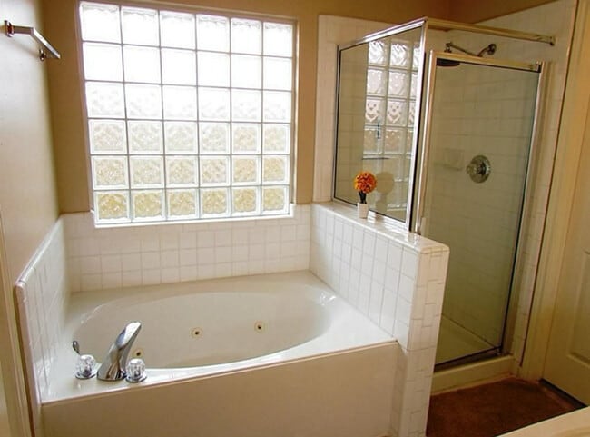 Building Photo - 14715 Chapelbrook Ln Rental