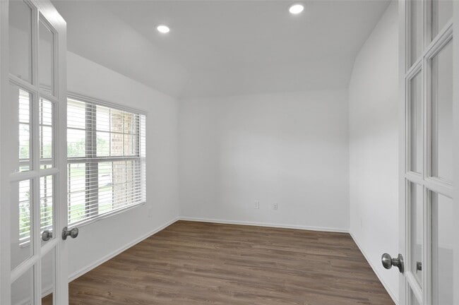 Photo - 3609 Oakvale Dr