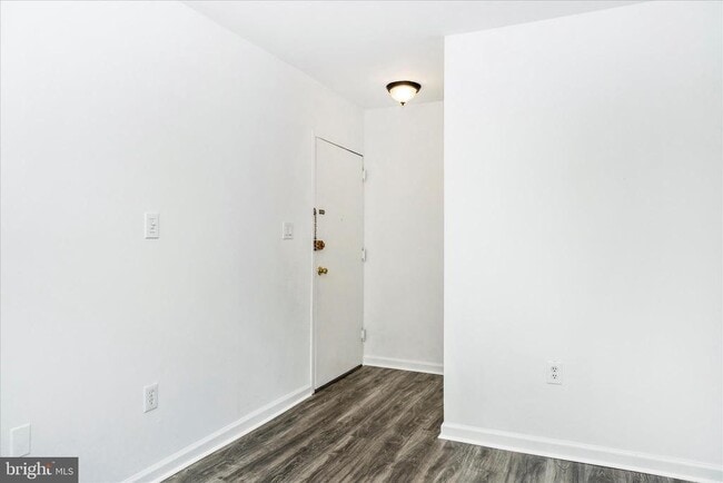 Photo - 12202 Braxfield Ct Unit 16 / 228