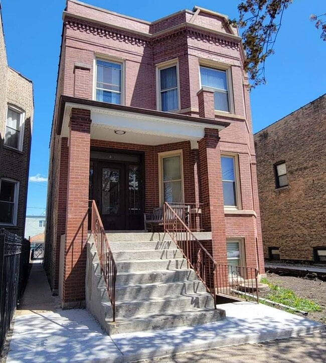 Building Photo - 2419 N Kostner Ave