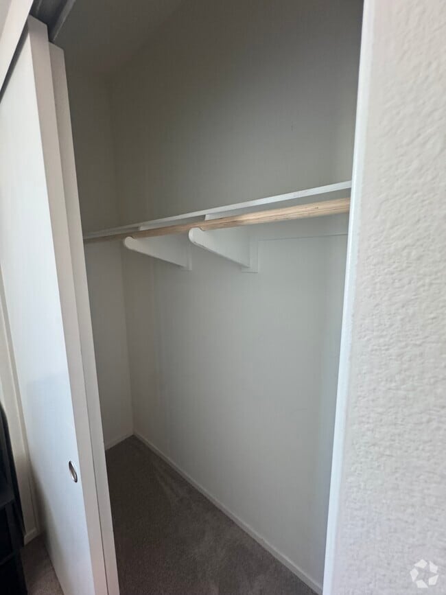 Building Photo - 5503 Sandcliff Ln Rental