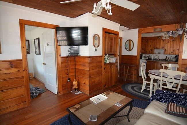 Photo - 36 12th Rd