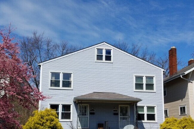 Photo - 118 E Tompkins St