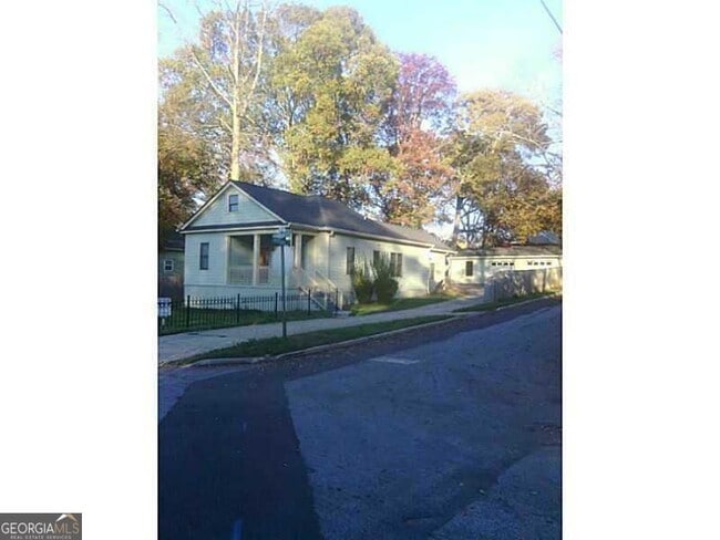 Building Photo - 3296 Myrtle St