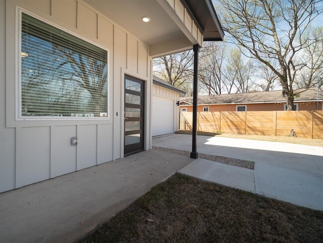 Photo - 120 Kimble Ln