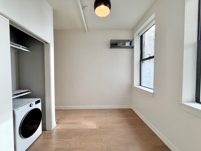 Photo - 102 W Chicago Ave Unidad S