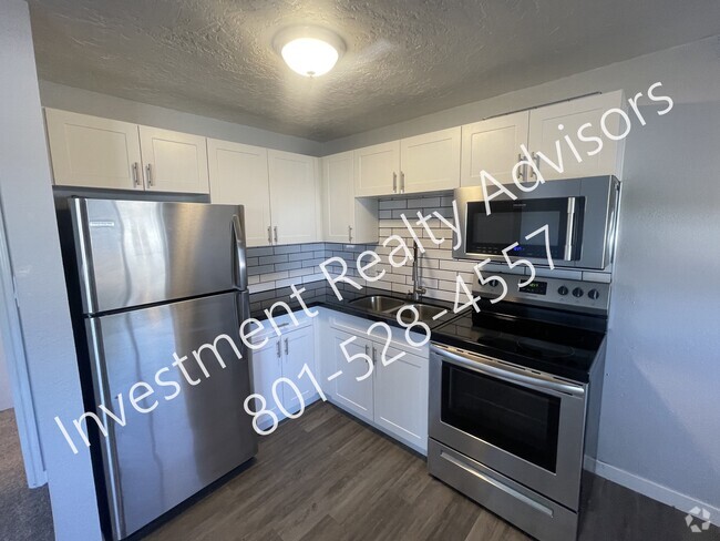 Building Photo - Renovated Apartment in Murray! Unit 2