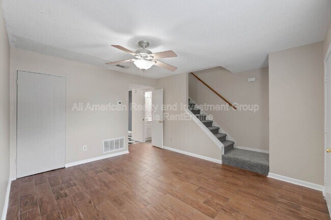 Photo - 611 Center St