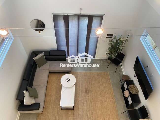 Photo - 1719 E Crockett St