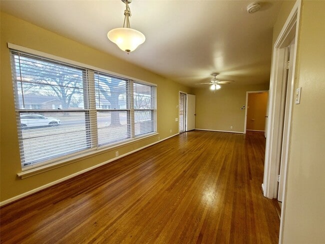 Photo - 1830 Viewcrest Dr