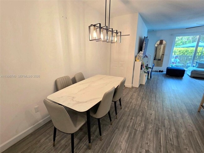 Photo - 4591 Hollister Ave