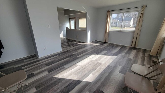 Photo - 655 Robinwood Dr