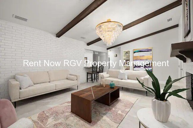 Photo - 312 Xanthisma Ave